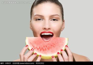 吃瓜美女照片,揭秘网红美女的吃瓜瞬间